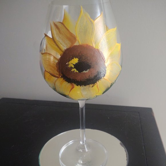Hand-painted Sunflower Stemmed Wine Glass - Picture 3 of 3